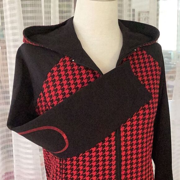 Susan Graver Weekend Houndstooth Zip Hooded  Jacket Women’s Small Black Red - Picture 4 of 8